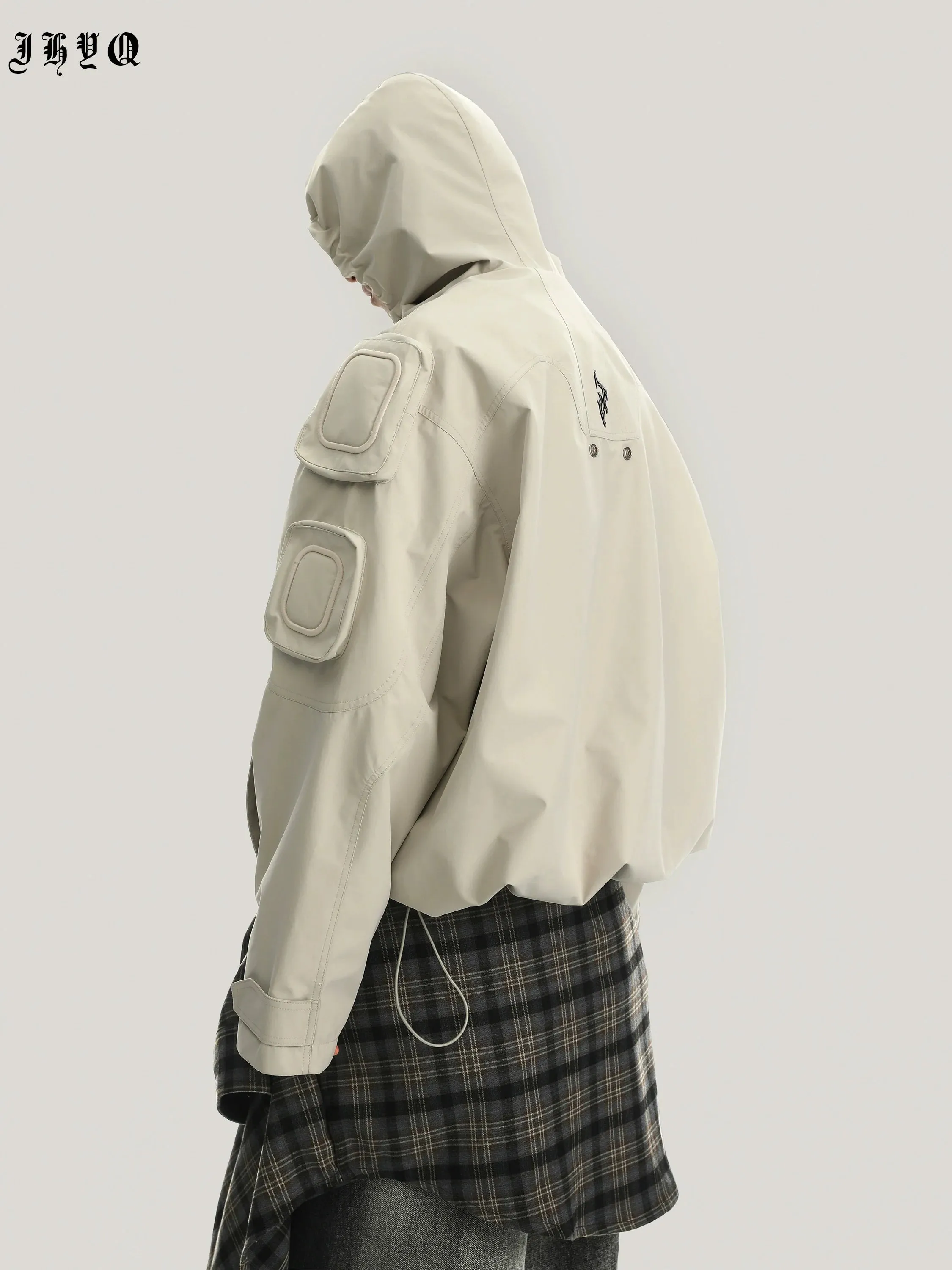 Functional Wind Multi Pocket Hooded Rushing Jacket