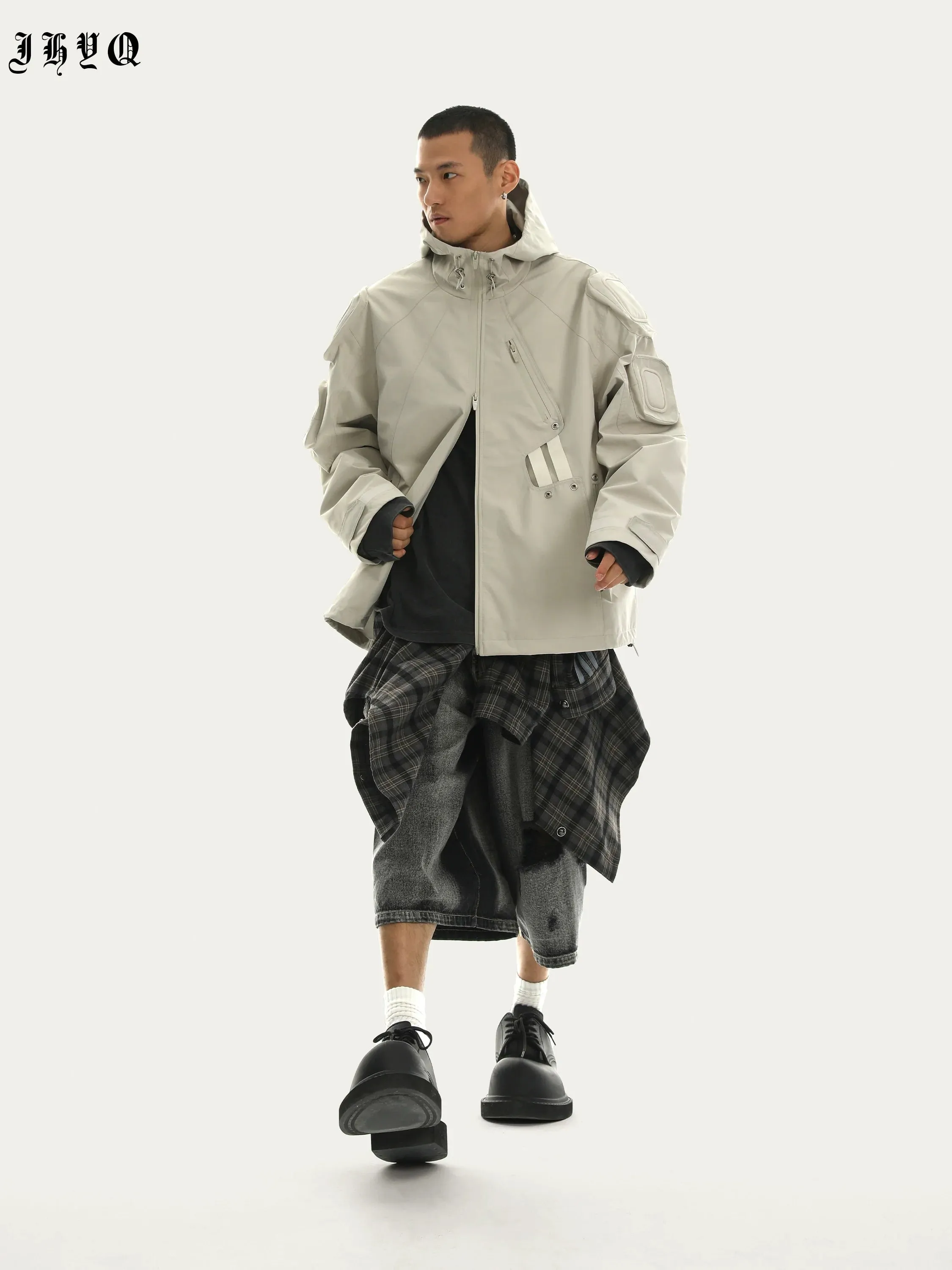 Functional Wind Multi Pocket Hooded Rushing Jacket
