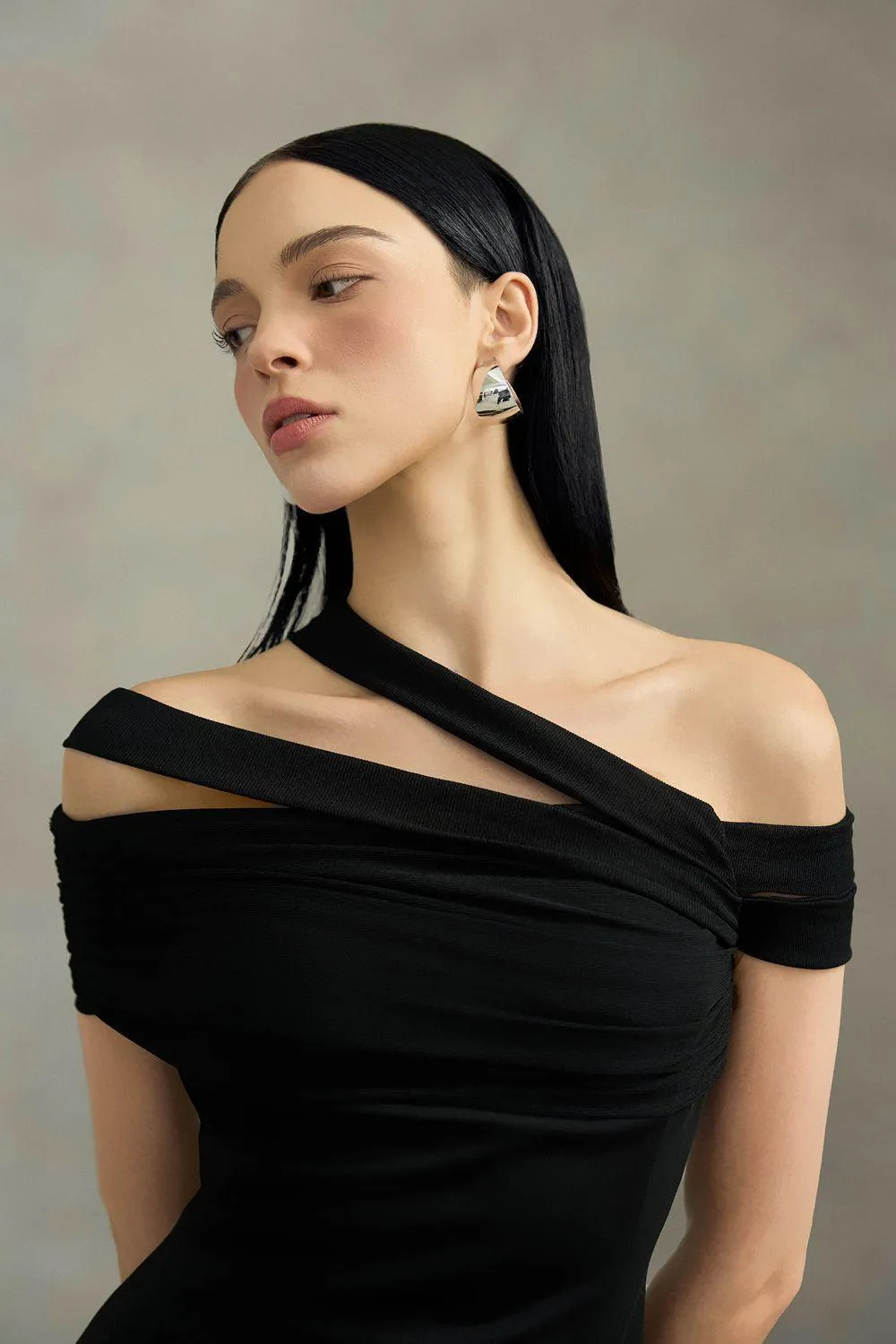 Saffira Hourglass Off-Shoulder Spandex Shirt