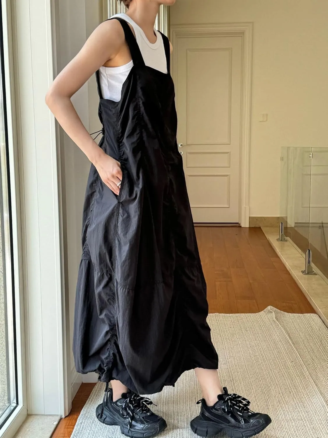 utcoco Women's Casual Baggy Cargo Overall Dress Ruched Drawstring Loose Fit Sleeveless Midi Dresses with Pockets